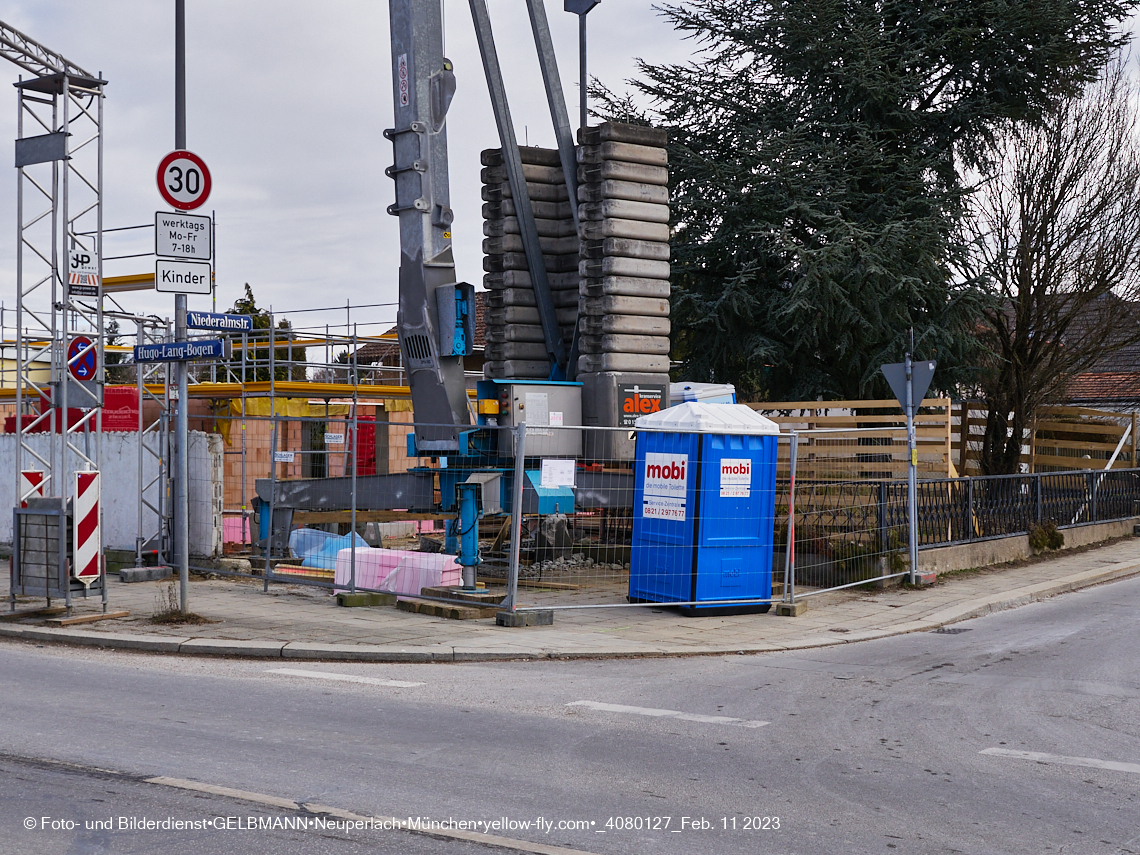 11.02.2023 - Baustelle Niederalmstraße 16 in Neuperlach